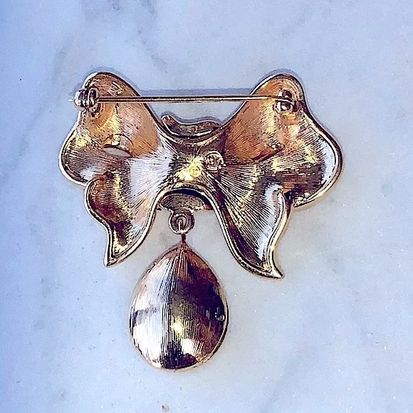 SWAROVSKI BOW BROACH CLEARCRYSTAL TEAR DROP GOLD MARKED SWAN
